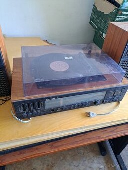 Tesla gramofon s reproduktory