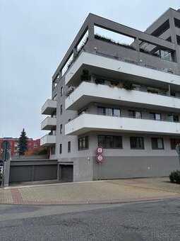 Garážové stání Praha 18 - Letňany