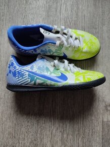 Nike-chlapecké sálovky Top stav vel.34 - 1