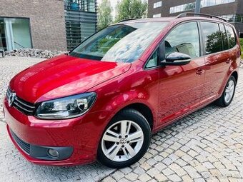 Volkswagen Touran 1.2TSI 7MÍST MANUÁL VÝHŘEV SERVISKA