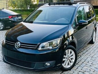 Volkswagen Touran 2.0TDI VÝHŘEV SERVISKA SENZORY PANORAMA