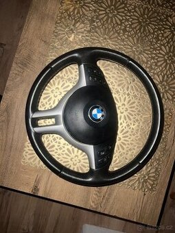 BMW tříramenny multifunkční volant