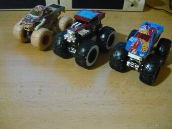 Monster truck