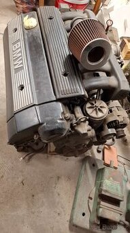 Motor bmw e36 M50B20