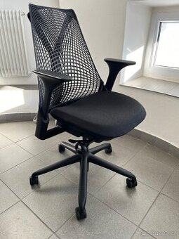 kancelářská židle Herman Miller Sayl - černá