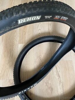 Horské pláště MAXXIS REKON 29x2.25 EXO TR - skoro nové