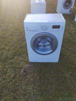 ,, automatická pračka Electrolux se zárukou.