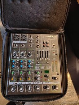 Mackie PROFX 4 V2 analogový mixér