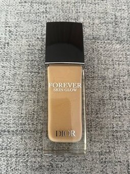 DIOR FOREVER SKIn GLOW. Nový