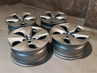 ALU KOLA BMW 17" 5X120 8J ET30 STŘED 72.6 MM