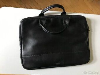 Černá elegantní taška na notebook