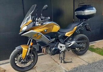 BMW F900XR