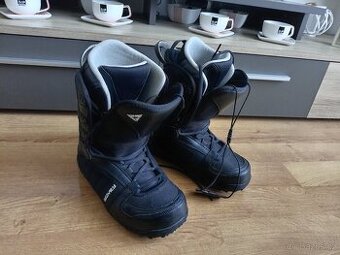 Boty na snowboard zn. GRAVITY, vel. 45