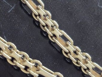 Zlatý řetízek zdobený 14k