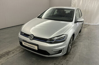E-GOLF 29 900km / 2020 , 35,8kWh, výhřevy, navigace, LED,