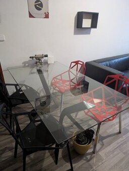 Stylový stůl + designové židle za zlomek ceny