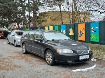 Volvo V70 D5 (136kw) rv.2005, Momentum. 370 XXX Km. CZ