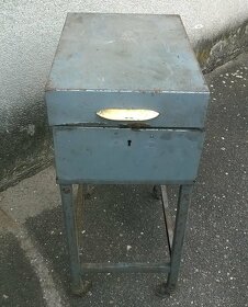 RETRO pojízdná kartotéka