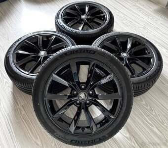 Modus 5x112 235/45/18 letní