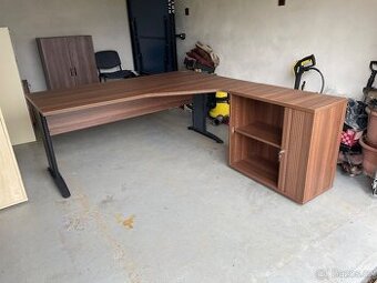 Kancelářský stůl Hobis