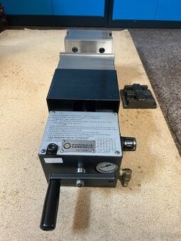 Pneumatický strojní svěrák  JPV-6 (VMC-6P)