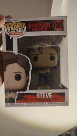 Steve postavička z seriálu strangerthings