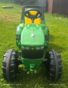 Dětský šlapací traktor John Deere