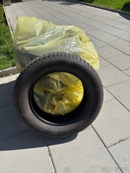 Zimní pneu Motrio 205/60 r16 skoro jako nové