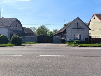 Nabízíme zemědělskou usedlost s 2 RD