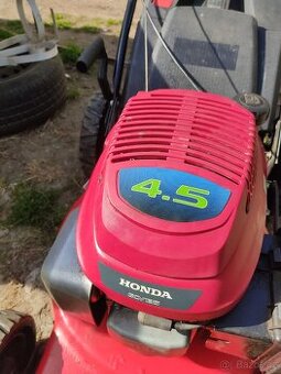 benzínová sekačka Honda