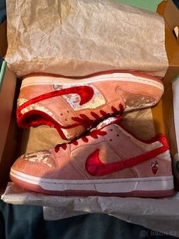 Nike SB Dunk Low Pro QS "StrangeLove" - Limitovaná edice - 1