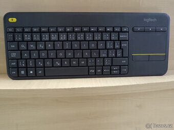 Bezdrátová klávesnice Logitech K400+ top stav