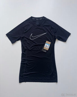 Pánské funkční černé tričko Nike Pro DRI-FIT vel. M
