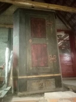 Skříň malovaná, starožitná,.šestiboká 1848, původní stav.