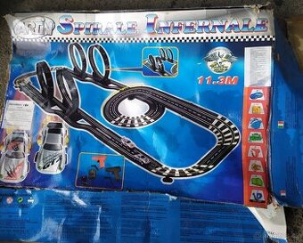 Nabízím dětskou autodráhu Spirále - tedy neúplnou