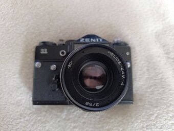 Fotoaparát Zenit 11 + Objektiv Helios