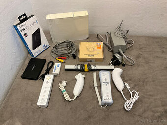 Nintendo Wii - 2 ovladače - 300GB HDD (Rozprodej sbírky)