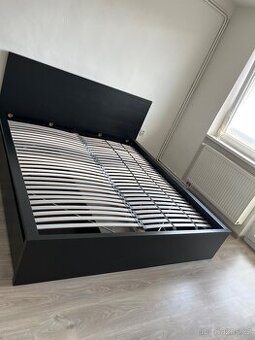 Manželská postel MALM IKea