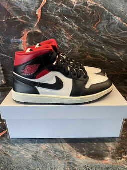 Jordan 1 Mid Gym Red Panda 44
