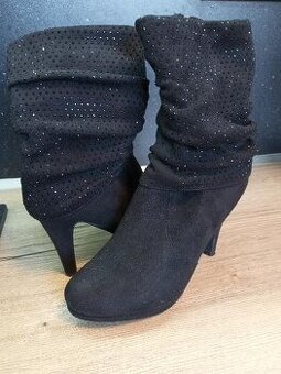 Zateplené semišové kozačky