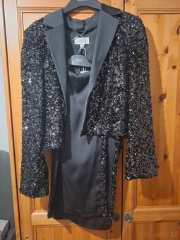 Kalhotovy kostym damsky