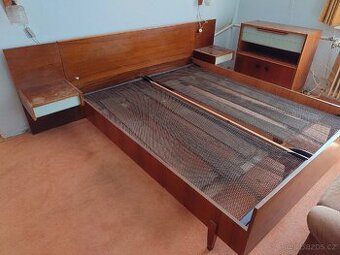 Retro postel a skříňka 60. léta