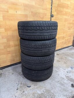 Zimní pneu 245/40/18