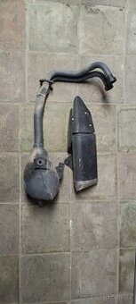 Yamaha r3 výfuk a svody