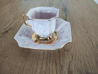Růžový porcelán -mocca šálek