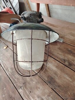 Průmyslové světlo smaltovane