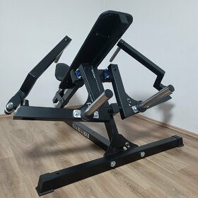 Posilovací stroj na rozpažování Incline pec fly