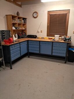 Ponk, pracovní stůl