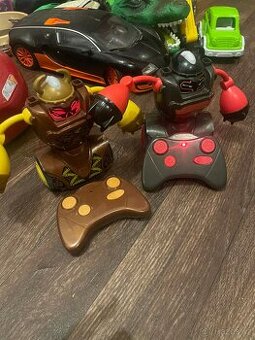 Jedná se o dálkově ovládané roboty Silverlit Robo Kombat Vik