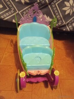 Kočárek na panenku barbie